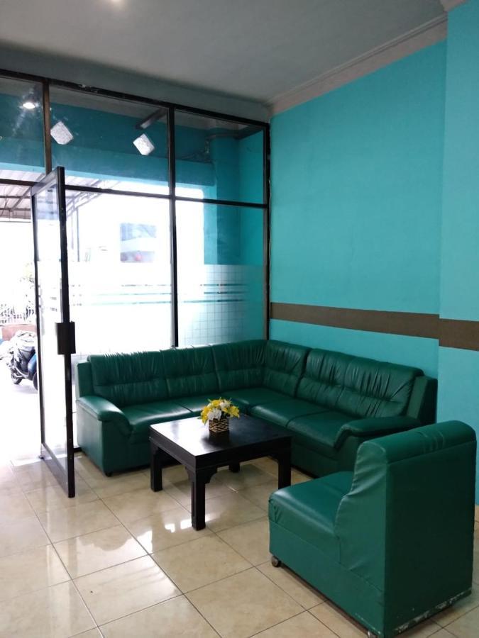 Reddoorz Near Yuki Simpang Raya Mall Medan 2 Otel Dış mekan fotoğraf