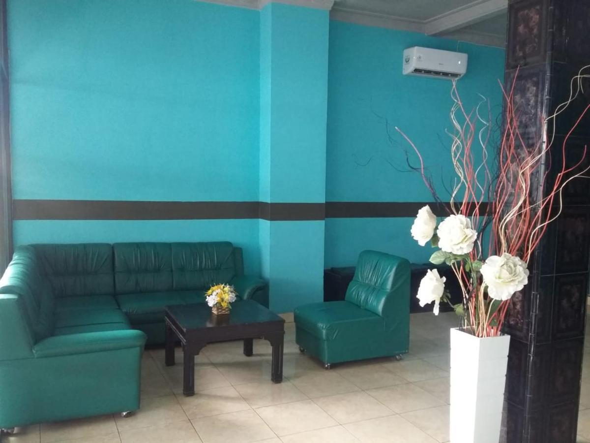 Reddoorz Near Yuki Simpang Raya Mall Medan 2 Otel Dış mekan fotoğraf