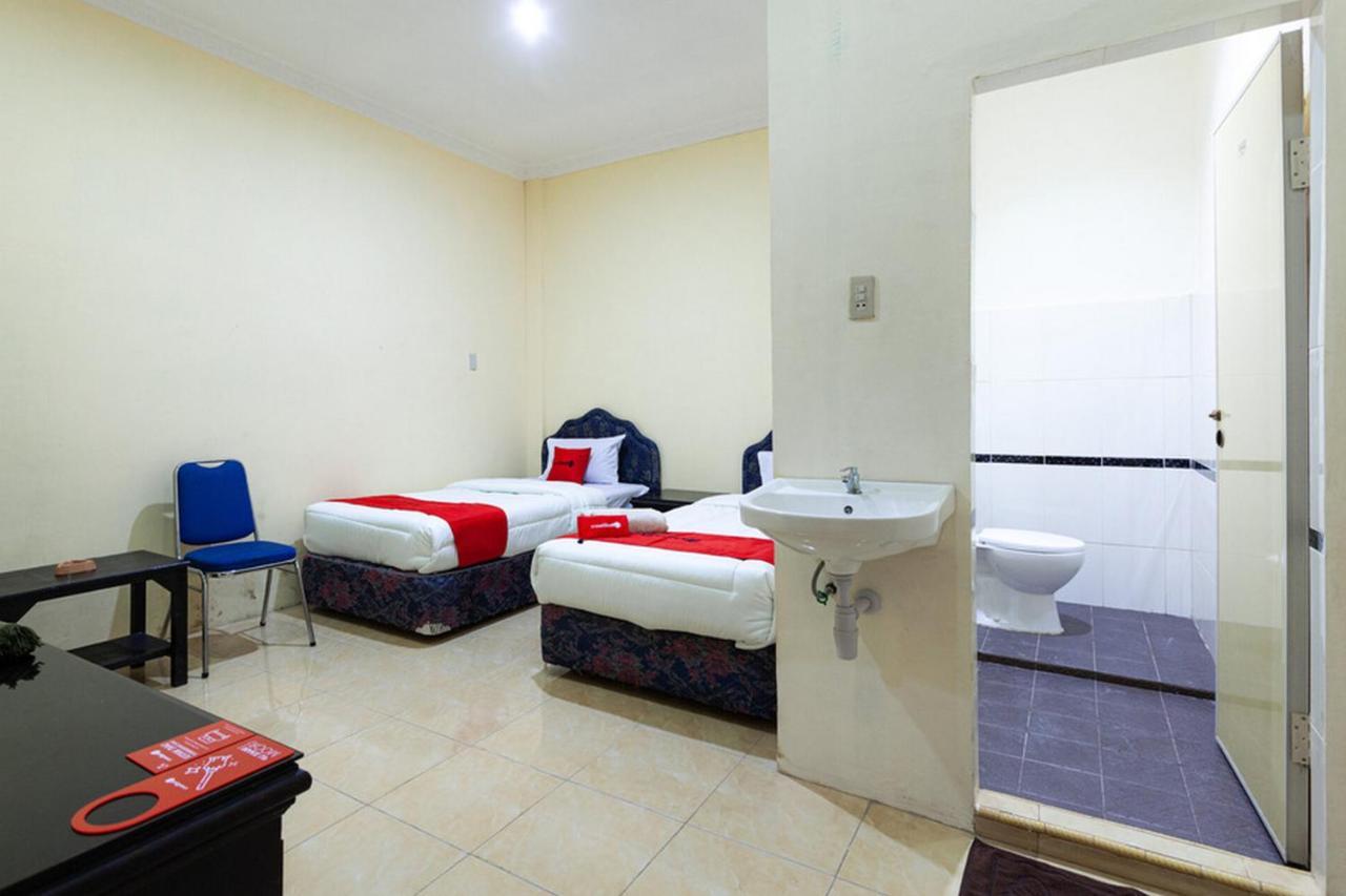 Reddoorz Near Yuki Simpang Raya Mall Medan 2 Otel Dış mekan fotoğraf